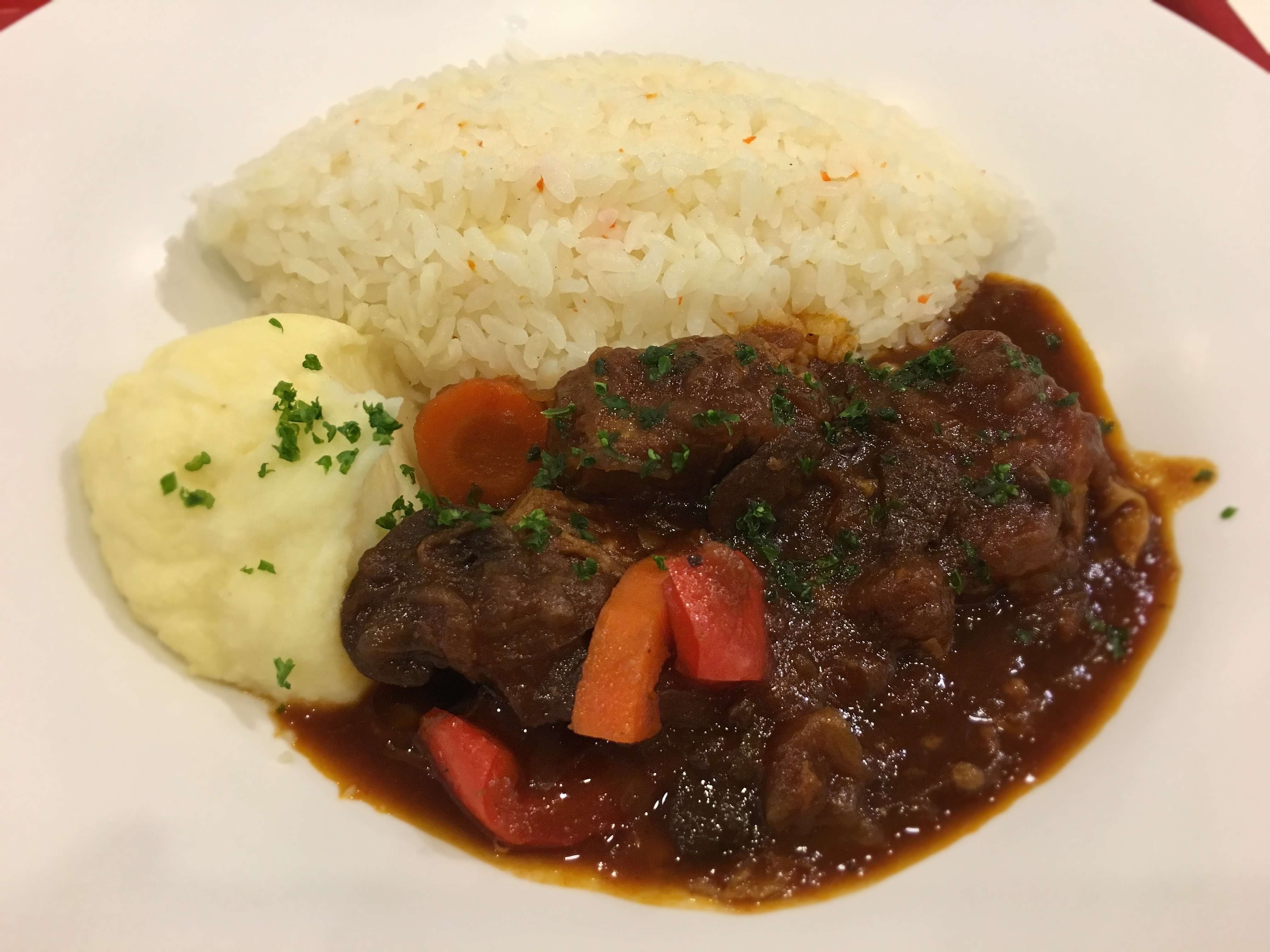 ウィーンモダン展で食べたグーラッシュ